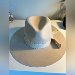 Gigi Pip Hannah Floppy Fedora